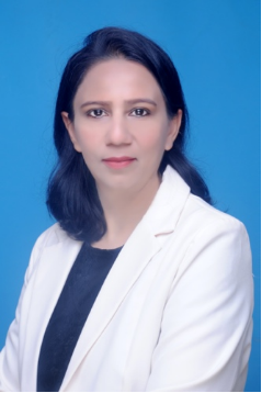 Nosheena Yasir（诺希娜）